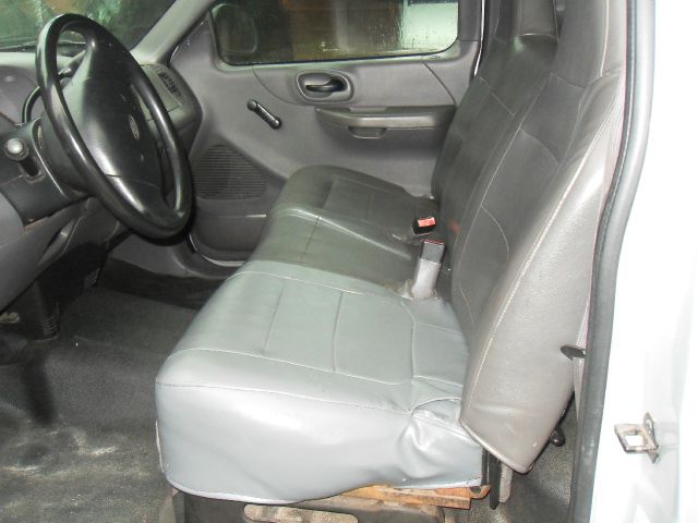 2002 Ford F150 Crew Cab Short Box 2-wheel Drive SLE