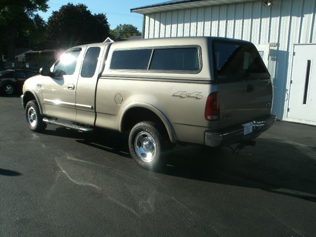 2003 Ford F150 XL 2WD Reg Cab