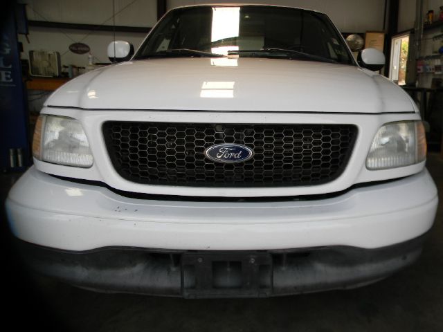 2003 Ford F150 SLE 5.3L V8 4WD 9 Passenger ABS TC
