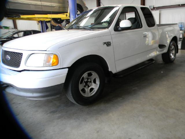 2003 Ford F150 SLE 5.3L V8 4WD 9 Passenger ABS TC