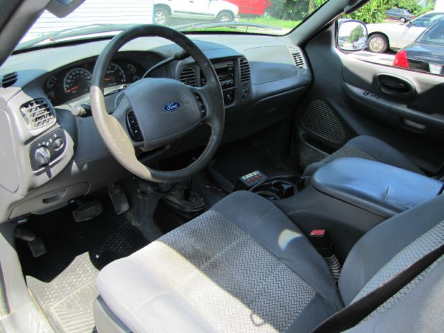 2003 Ford F150 XL 2WD Reg Cab