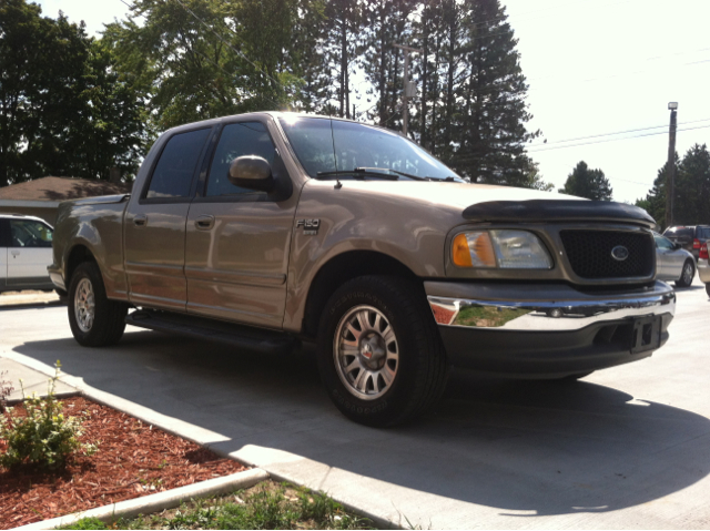 2003 Ford F150 SL Short Bed 2WD