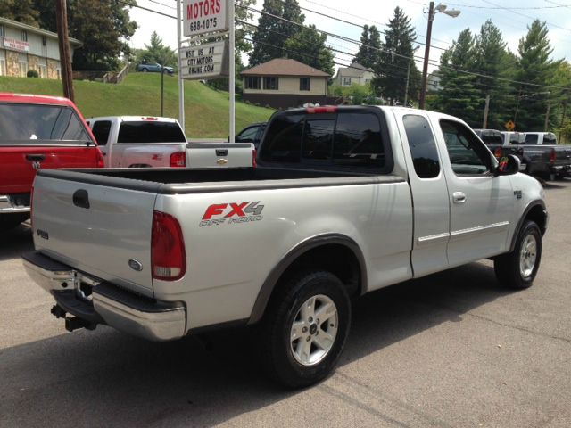 2003 Ford F150 XL 2WD Reg Cab