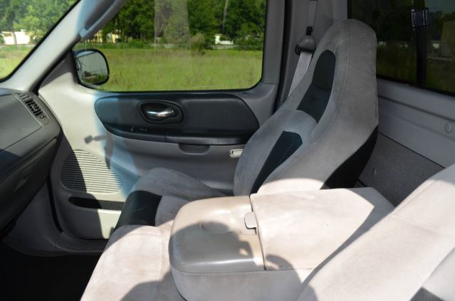 2003 Ford F150 4dr 4-cyl (natl) SUV