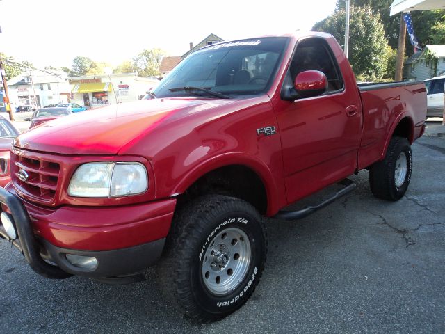 2003 Ford F150 Crew Cab Short Box 2-wheel Drive SLE