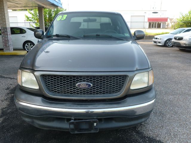 2003 Ford F150 SL Short Bed 2WD