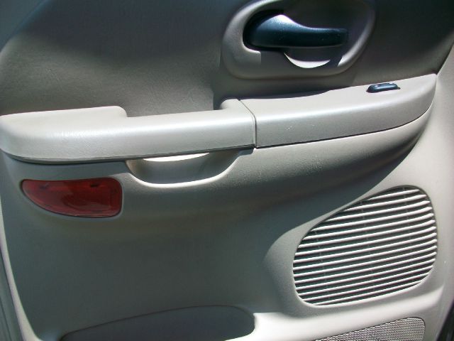 2003 Ford F150 XLT Supercrew Short Bed 2WD