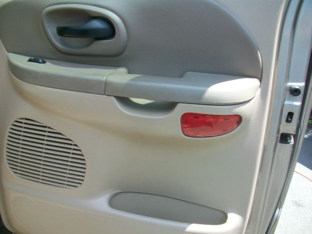 2003 Ford F150 XLT Supercrew Short Bed 2WD