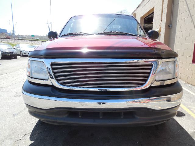 2003 Ford F150 Club Cab 131 WB
