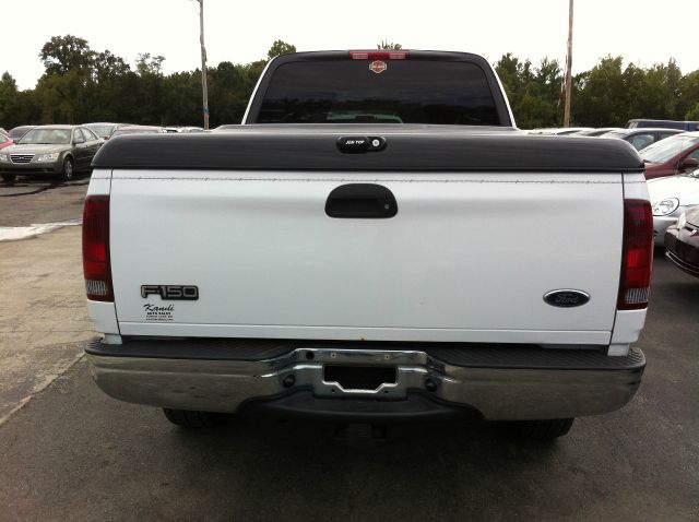 2003 Ford F150 XL 2WD Reg Cab