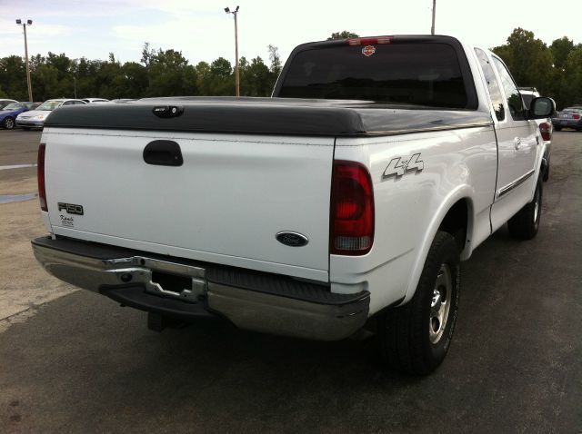 2003 Ford F150 XL 2WD Reg Cab