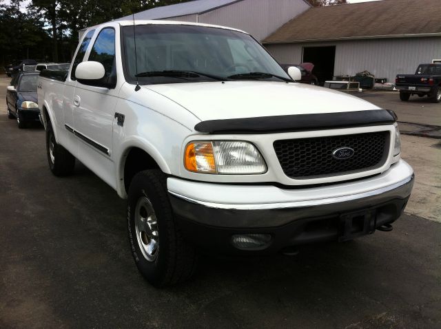 2003 Ford F150 XL 2WD Reg Cab