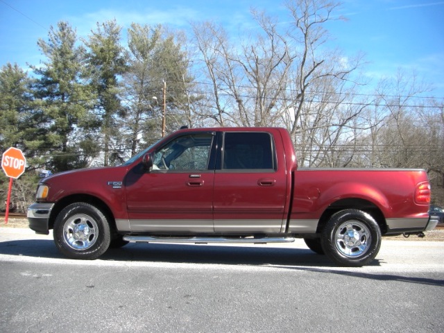 2003 Ford F150 SL Short Bed 2WD