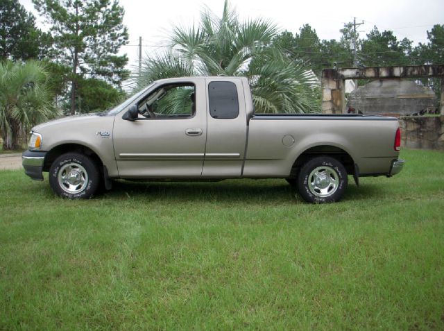 2003 Ford F150 XLT Supercrew Short Bed 2WD