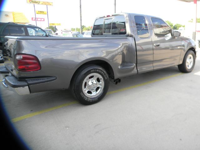 2003 Ford F150 SLE 5.3L V8 4WD 9 Passenger ABS TC