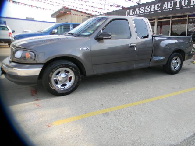 2003 Ford F150 SLE 5.3L V8 4WD 9 Passenger ABS TC