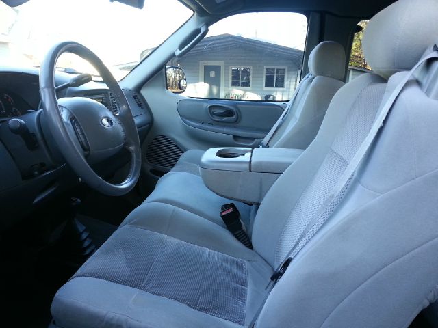 2003 Ford F150 XL 2WD Reg Cab