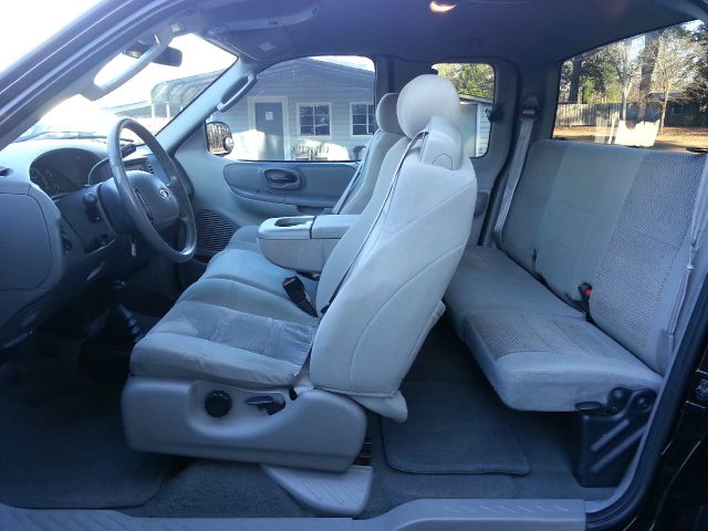 2003 Ford F150 XL 2WD Reg Cab