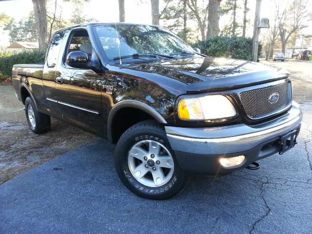 2003 Ford F150 XL 2WD Reg Cab