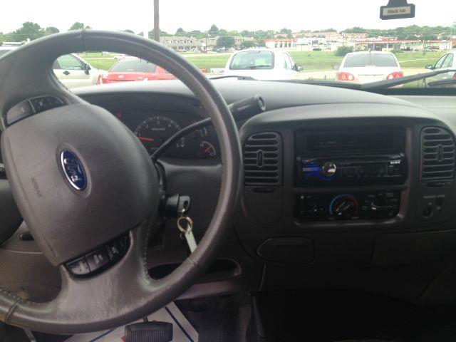 2003 Ford F150 SLE 5.3L V8 4WD 9 Passenger ABS TC