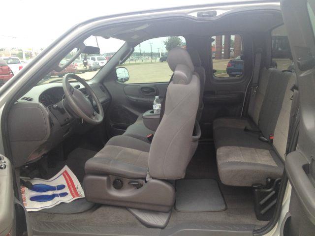 2003 Ford F150 SLE 5.3L V8 4WD 9 Passenger ABS TC