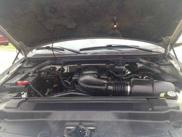 2003 Ford F150 SLE 5.3L V8 4WD 9 Passenger ABS TC