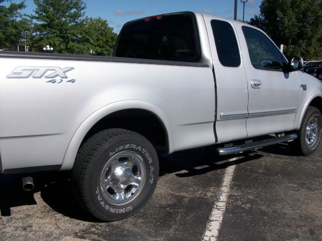 2003 Ford F150 XL 2WD Reg Cab