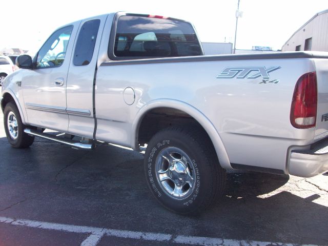 2003 Ford F150 XL 2WD Reg Cab