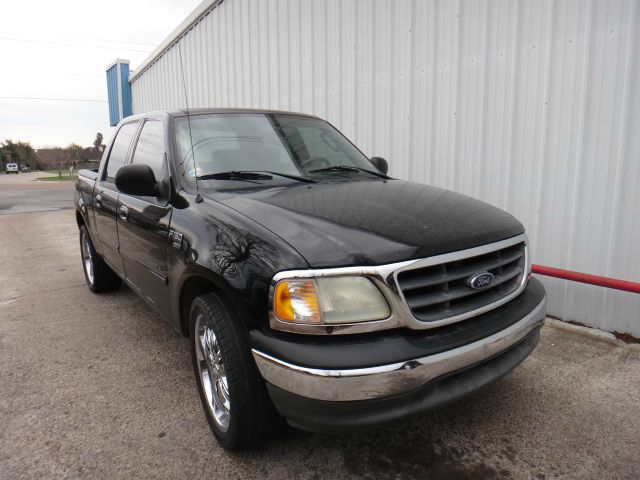 2003 Ford F150 SL Short Bed 2WD