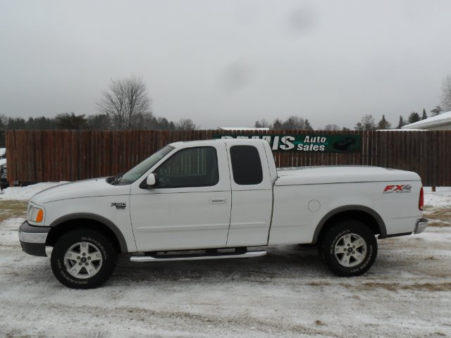 2003 Ford F150 XL 2WD Reg Cab