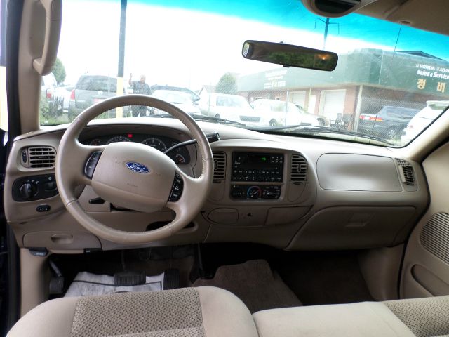 2003 Ford F150 4dr Sdn LE V6 Auto