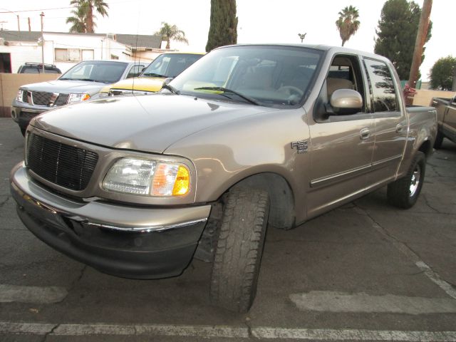 2003 Ford F150 SL Short Bed 2WD