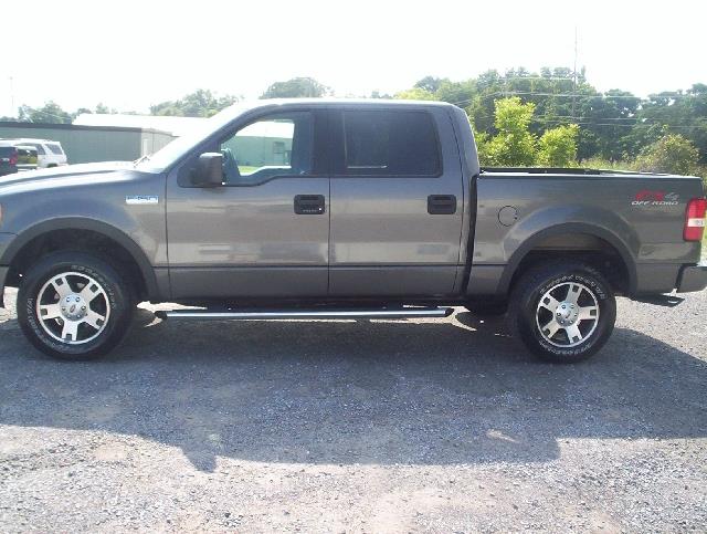 2004 Ford F150 EXT CAB 4WD 143.5wb