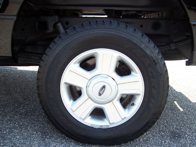 2004 Ford F150 SL 4x4 Regular Cab