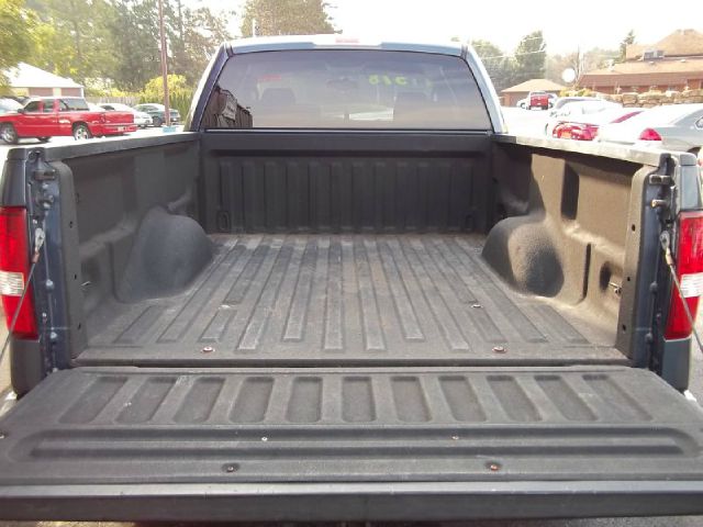 2004 Ford F150 XL 2WD Reg Cab