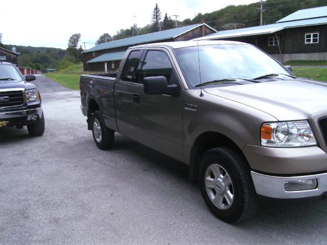2004 Ford F150 XL 2WD Reg Cab