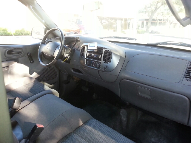 2004 Ford F150 SLE- 4X4