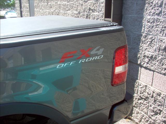 2004 Ford F150 EXT CAB 4WD 143.5wb