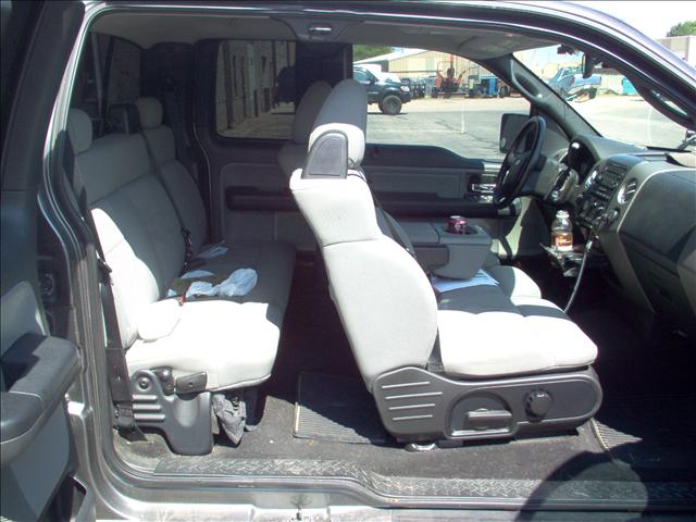 2004 Ford F150 EXT CAB 4WD 143.5wb