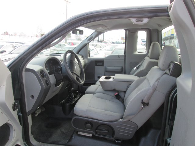 2004 Ford F150 Crew Cab Short Box 2-wheel Drive SLE