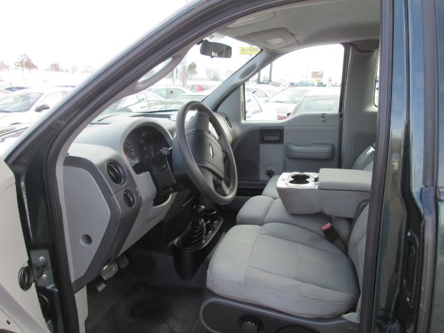 2004 Ford F150 Crew Cab Short Box 2-wheel Drive SLE