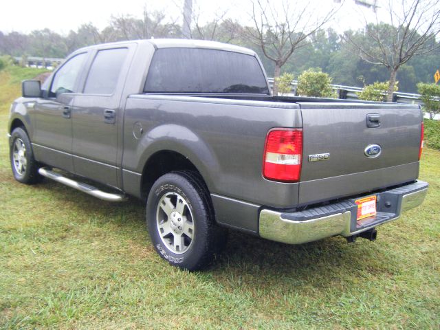 2004 Ford F150 SL Short Bed 2WD