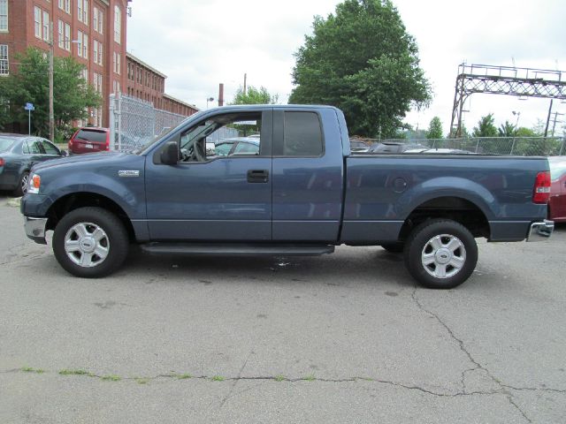 2004 Ford F150 XL 2WD Reg Cab