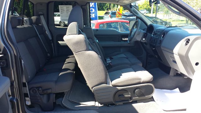 2004 Ford F150 XL 2WD Reg Cab