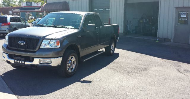 2004 Ford F150 XL 2WD Reg Cab