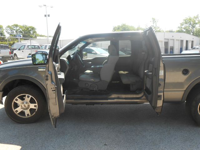 2004 Ford F150 XL 2WD Reg Cab