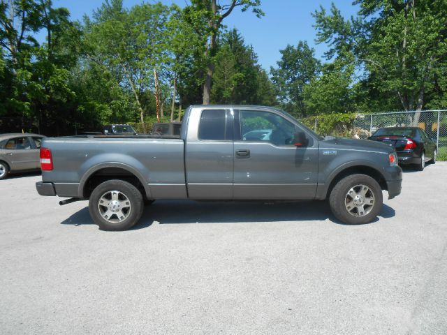 2004 Ford F150 XL 2WD Reg Cab