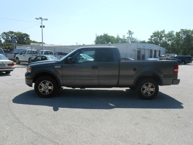 2004 Ford F150 XL 2WD Reg Cab