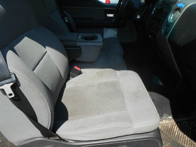 2004 Ford F150 XL 2WD Reg Cab