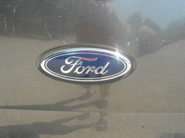 2004 Ford F150 XL 2WD Reg Cab